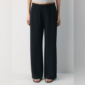 Aritzia The Lodge Pant - Crepette (Black)